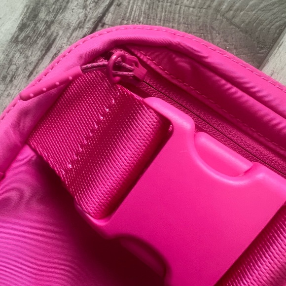 Lululemon NWT Sonic Pink Everywhere Belt Bag NEW - Picture 5 of 7
